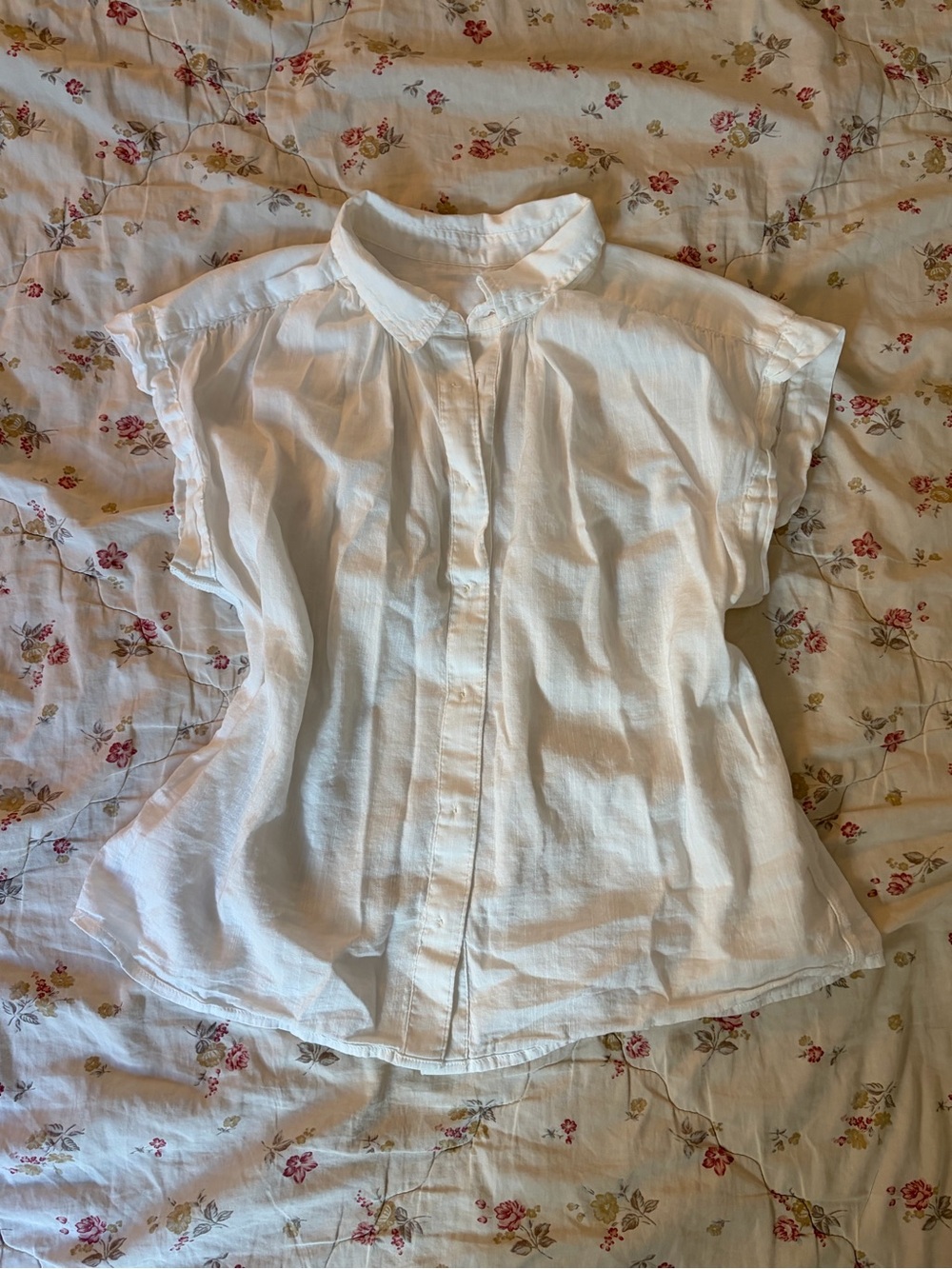 Classic Linen White Button-Front Cap-Sleeve Women's Top